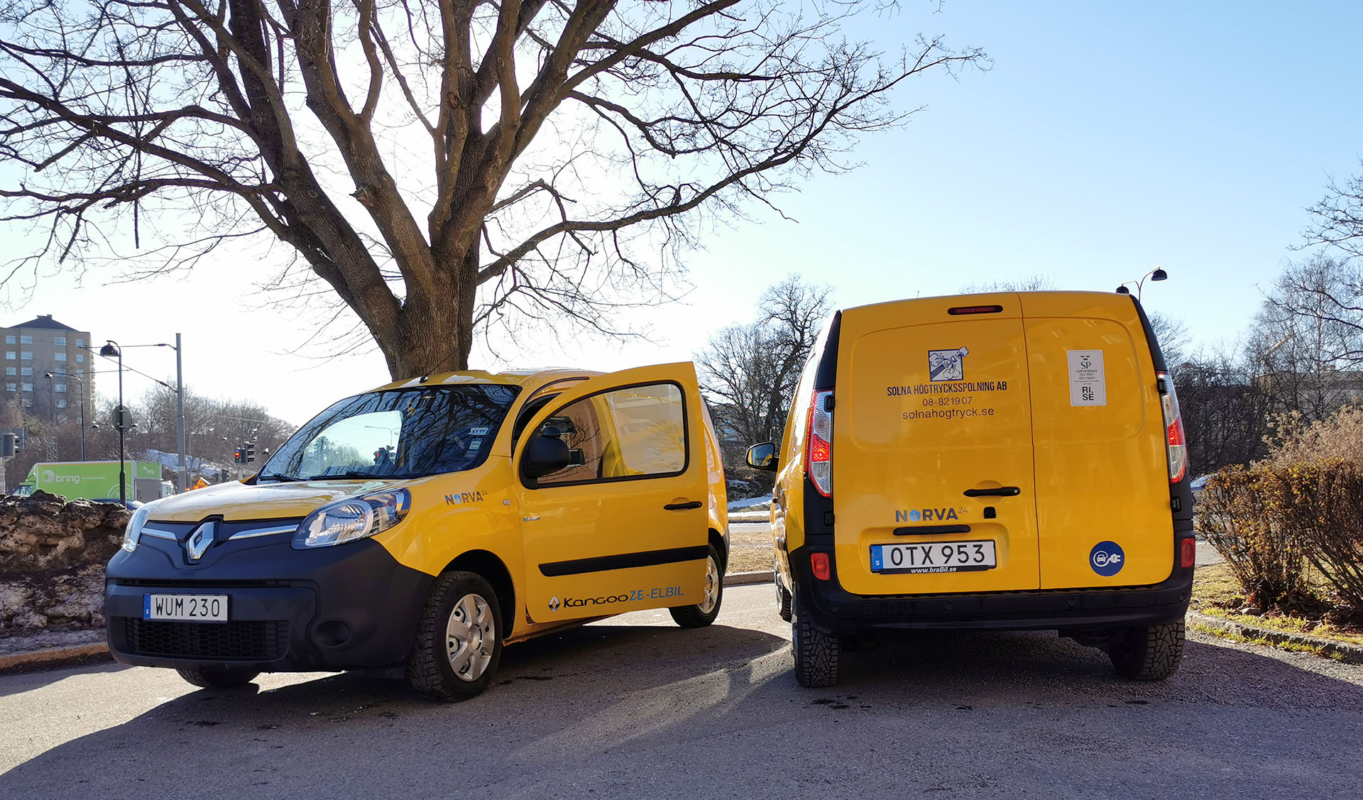 Bilar ute på uppdrag för rörinspektion i Stockholms län. 